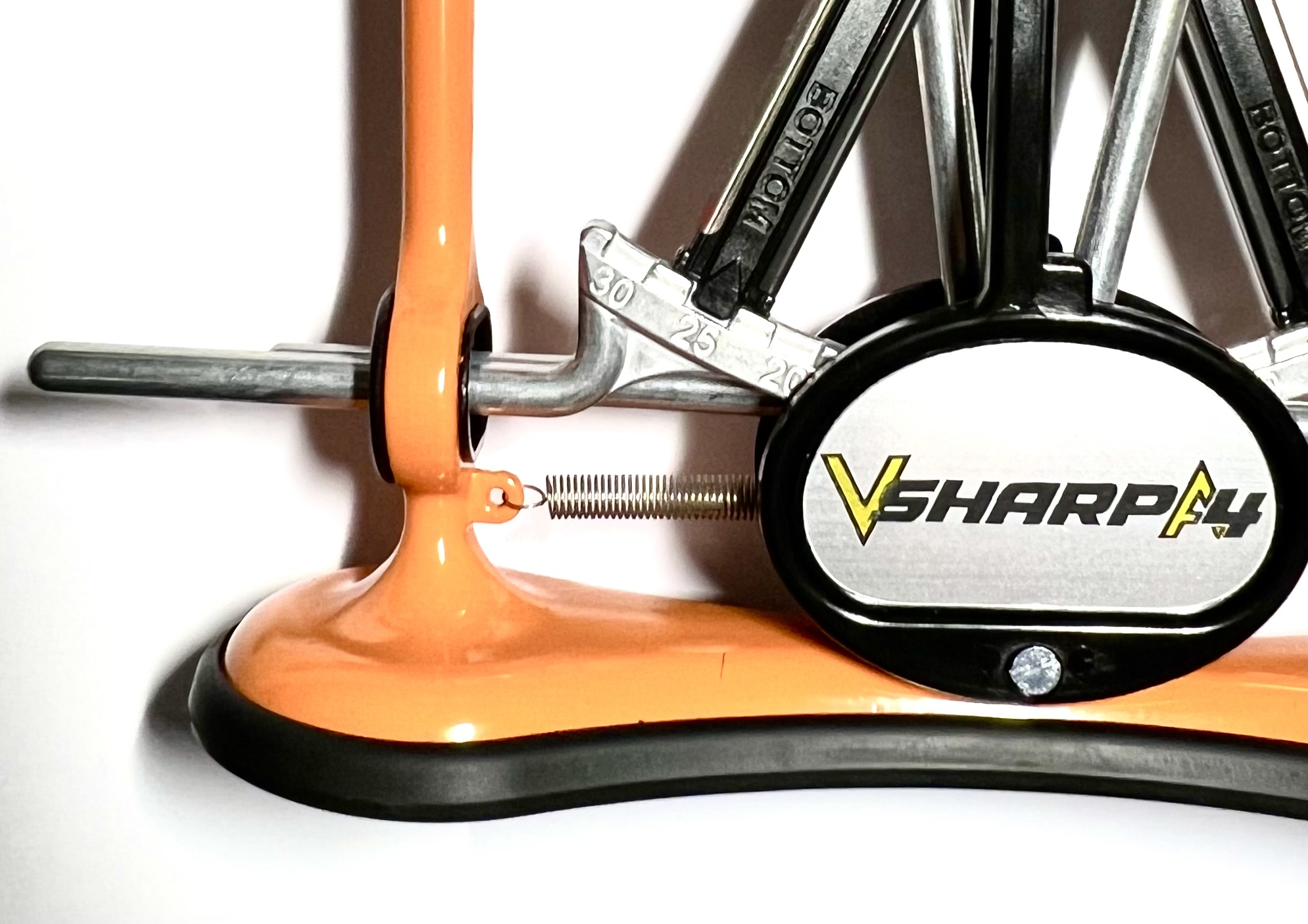 Ostřič nožů Warthog V-Sharp A4 Orange